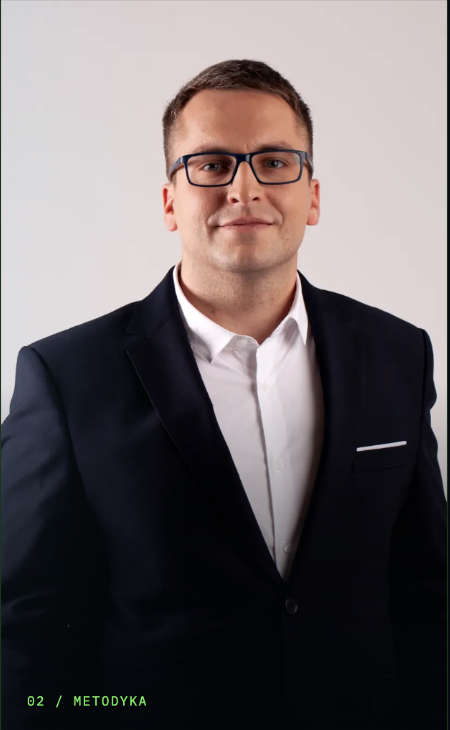 dr Adam Weinert